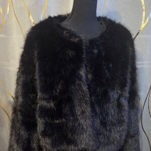 Elegant Black Cropped Faux Fur Jacket